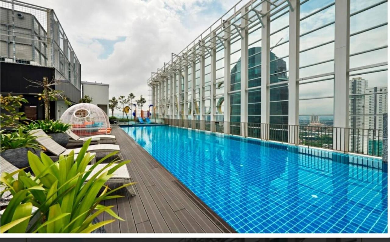 ג'והור בהרו Suasana Suites D'Homestay Jb Town מראה חיצוני תמונה
